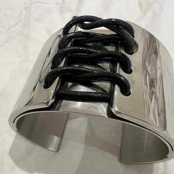 ZOPPINI STAINLESS STEEL LACE UP CUFF BANGLE BRACELET - Picture 4 of 4